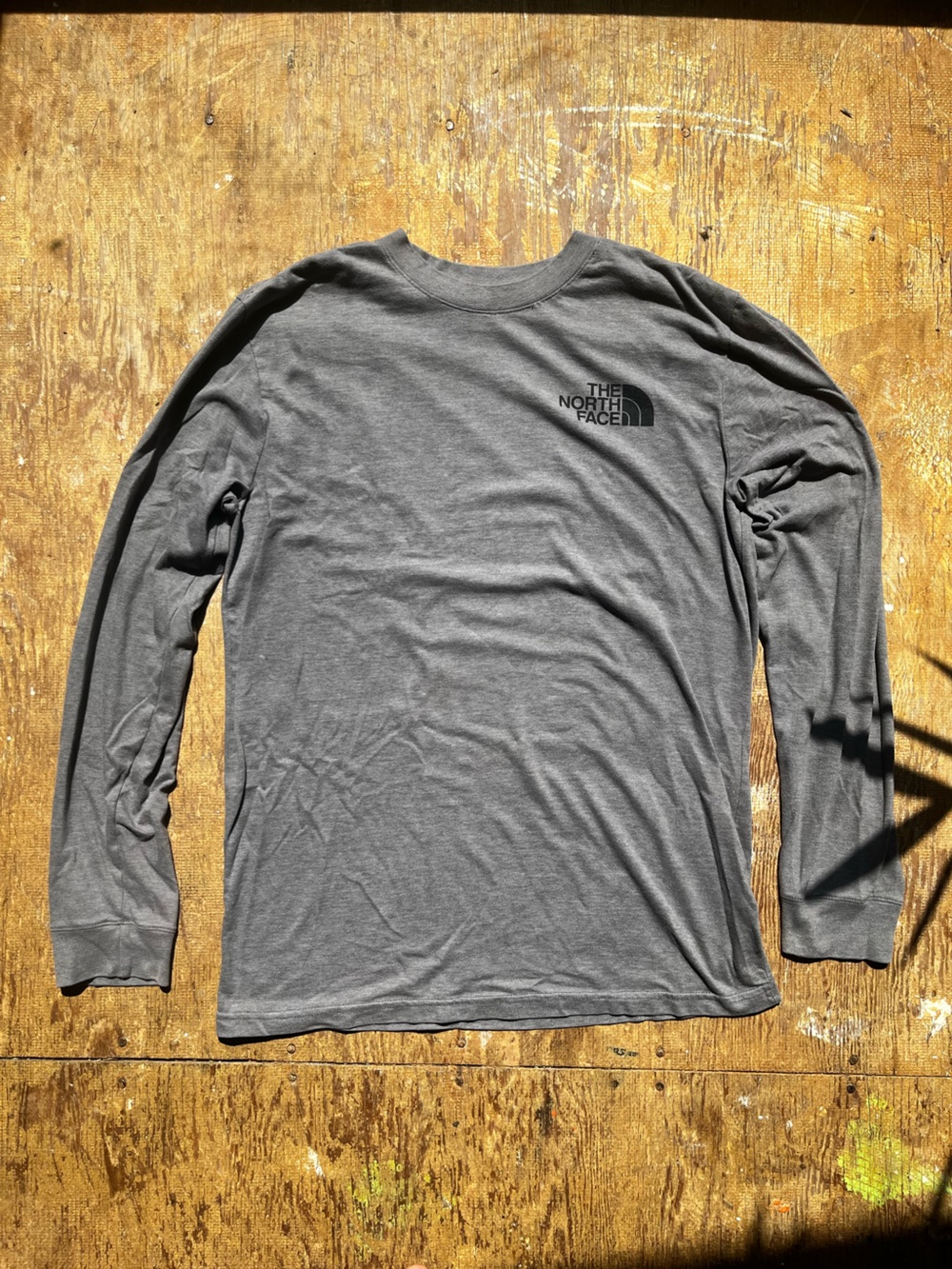 The North Face Men's Long Sleeve Crew Neck Tee — Charcoal Gray